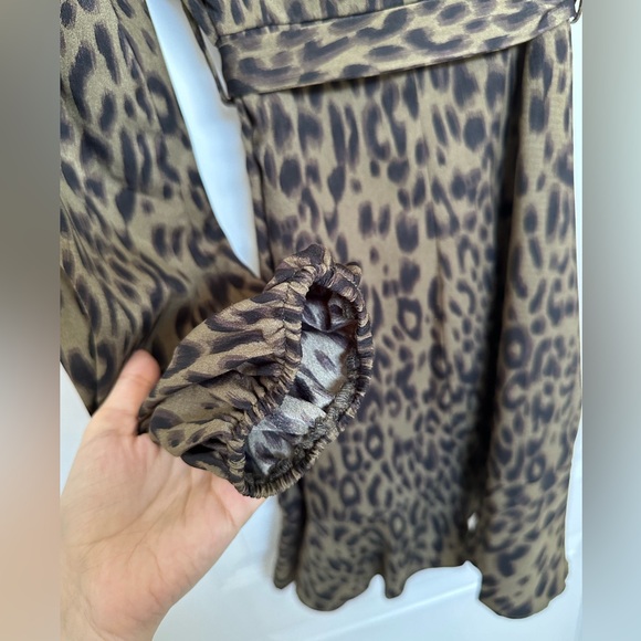 Lost in Lunar - Dress - Tie front - Green/ Dark Brown - Sleeve - Animal Print - Picture 5 of 8